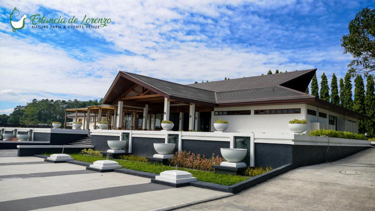 Estancia De Lorenzo Tarlac Bagian luar foto