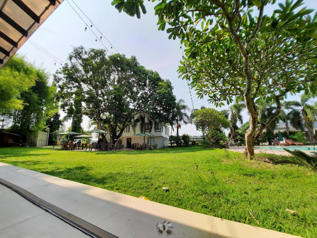 Estancia De Lorenzo Tarlac Bagian luar foto