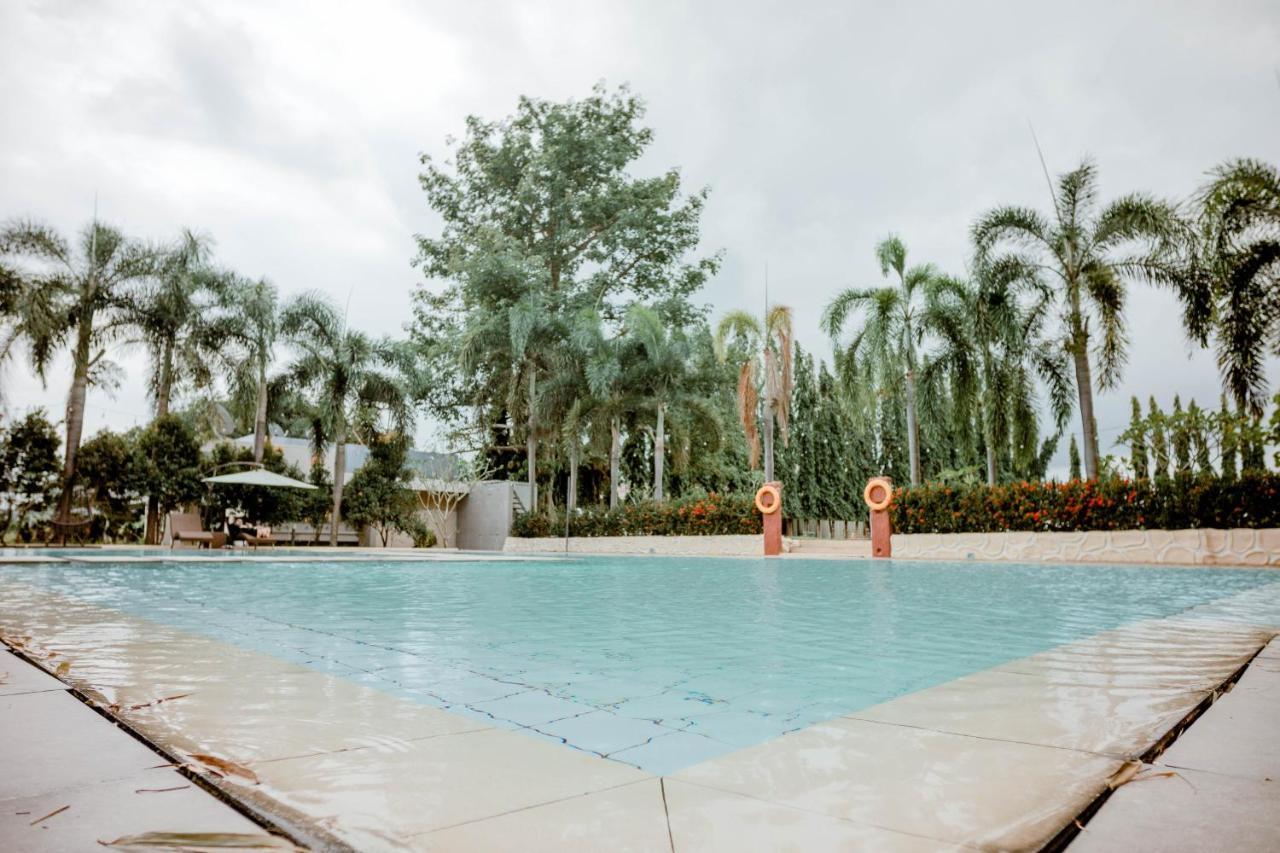 Estancia De Lorenzo Tarlac Bagian luar foto
