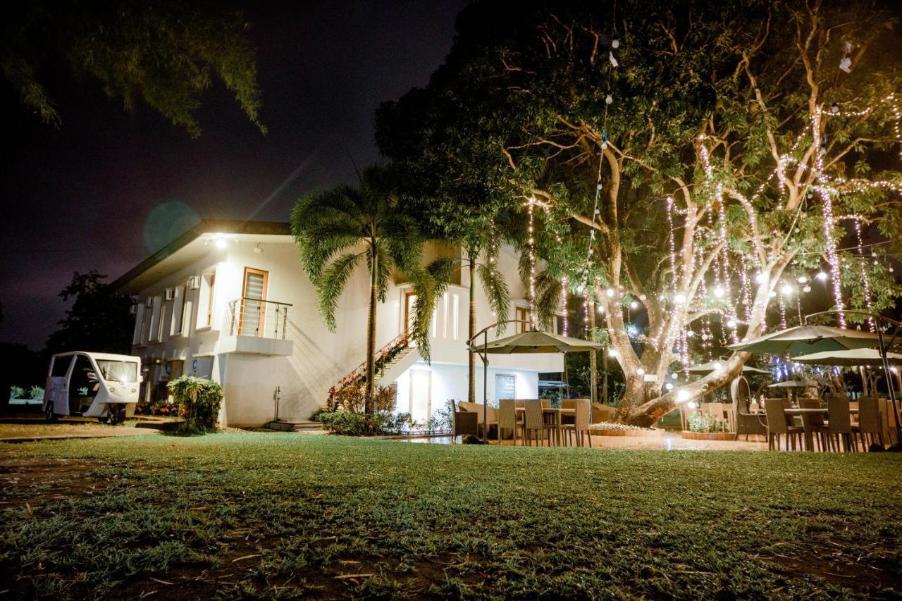 Estancia De Lorenzo Tarlac Bagian luar foto